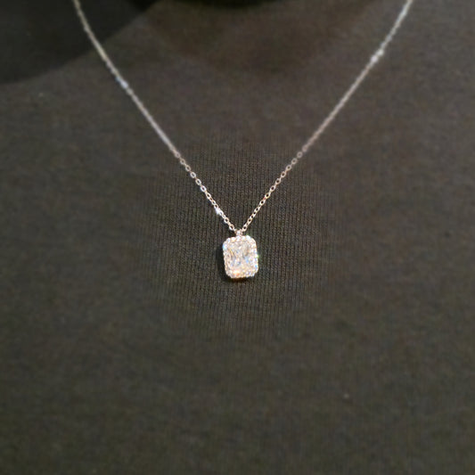 Naszyjnik srebrny rodowany z cyrkoniami HALO Aristocratic Allure