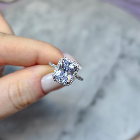 Aristocratic Allure Pierścionek S925