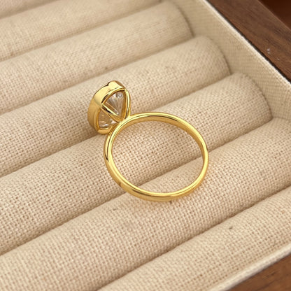 Pierścionek srebrny pozłacany z owalną cyrkonią 4.5ct Oval Bazel