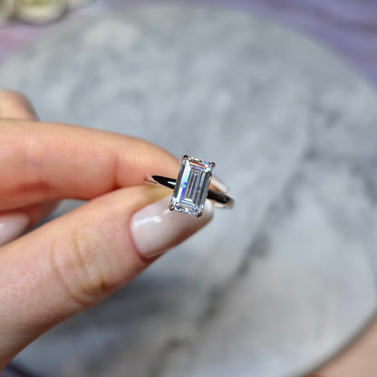 Sleek Trophy Ring S925 