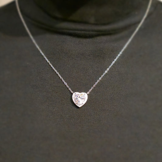 Naszyjnik srebrny rodowany serce z cyrkoniami HALO Heart Flutter