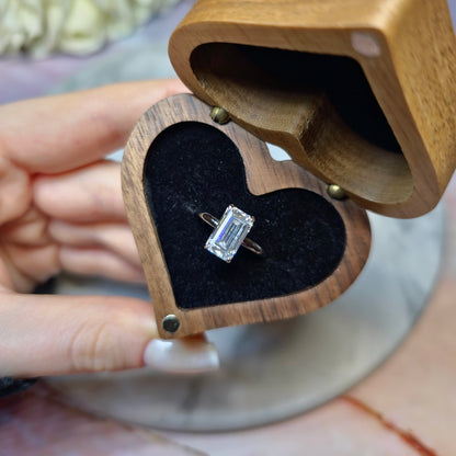 Sleek Trophy Ring S925 